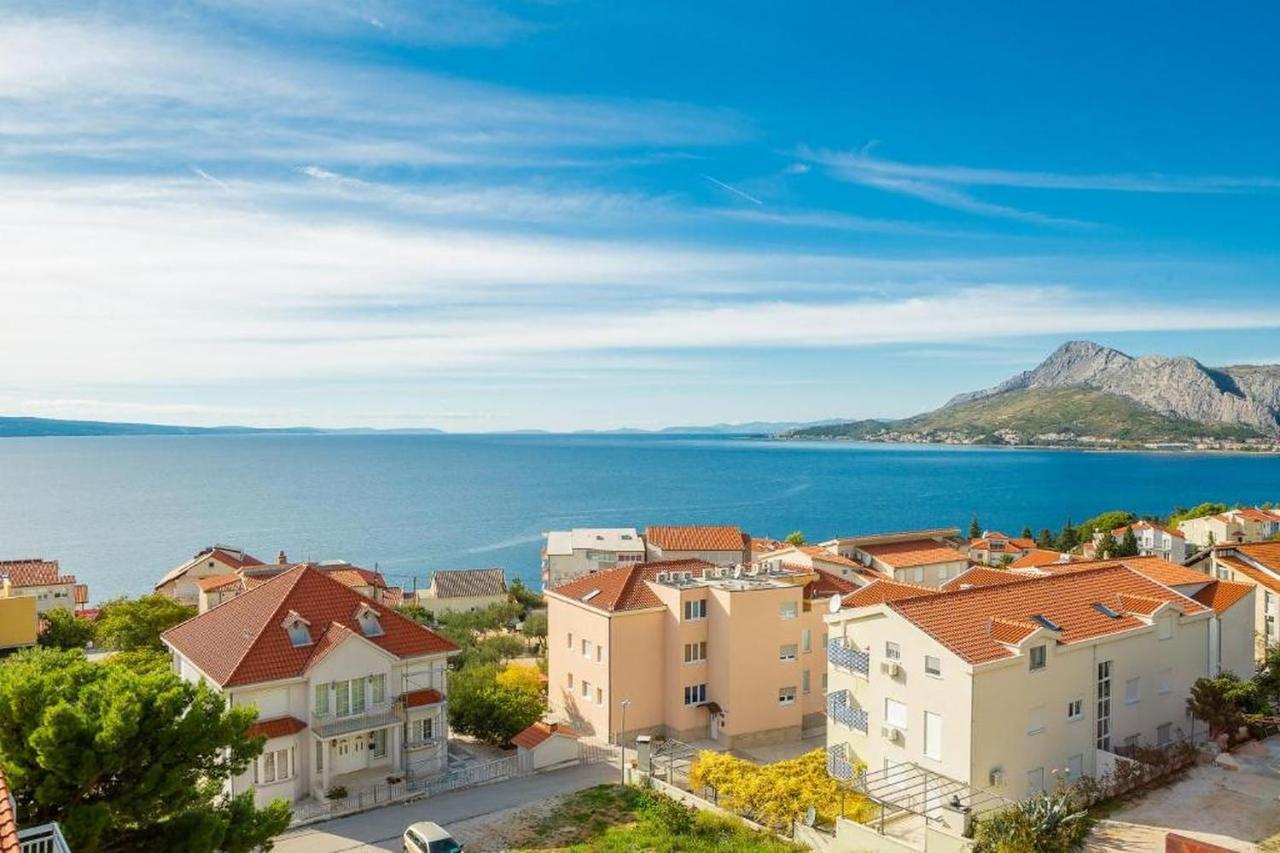 Apartments Roza Омиш Экстерьер фото
