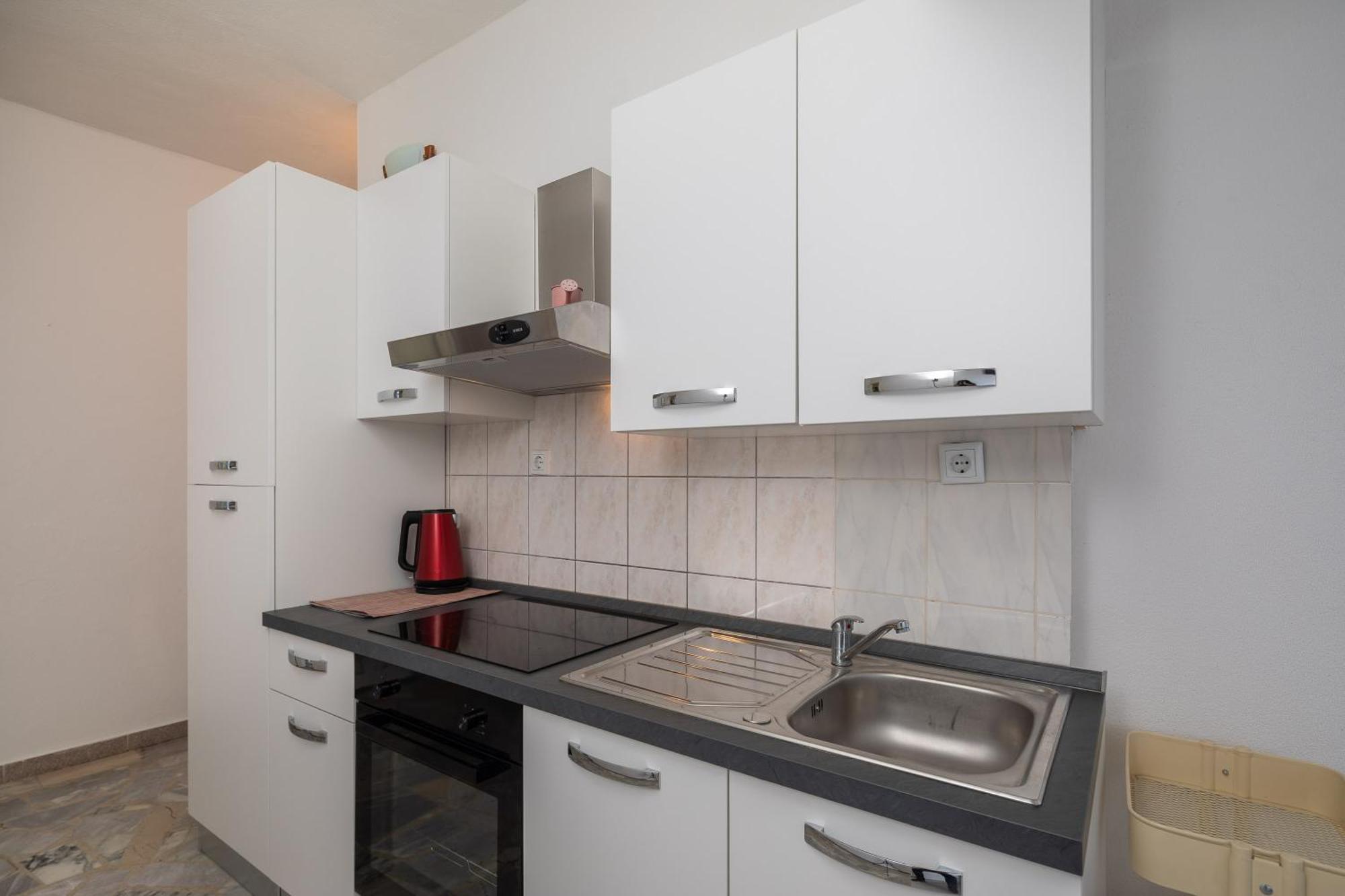 Apartments Roza Омиш Экстерьер фото