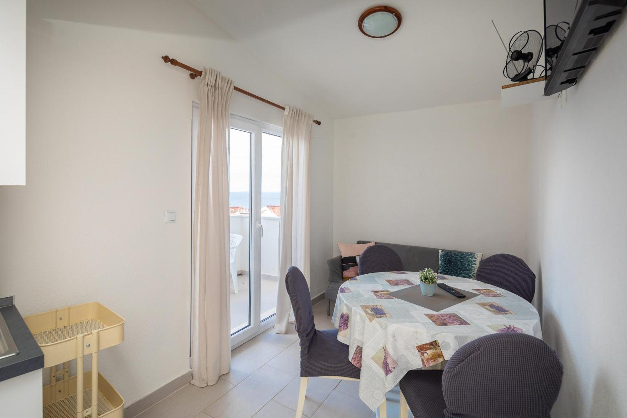 Apartments Roza Омиш Экстерьер фото