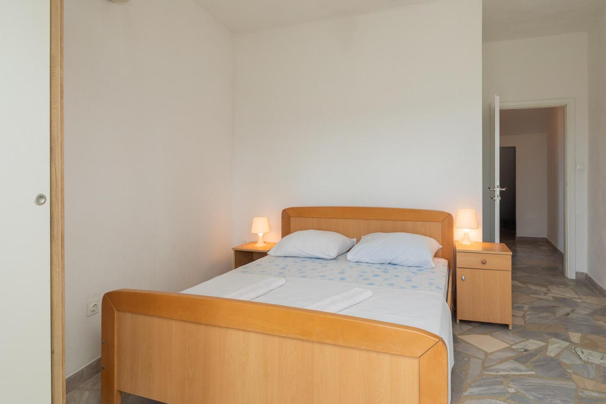 Apartments Roza Омиш Экстерьер фото