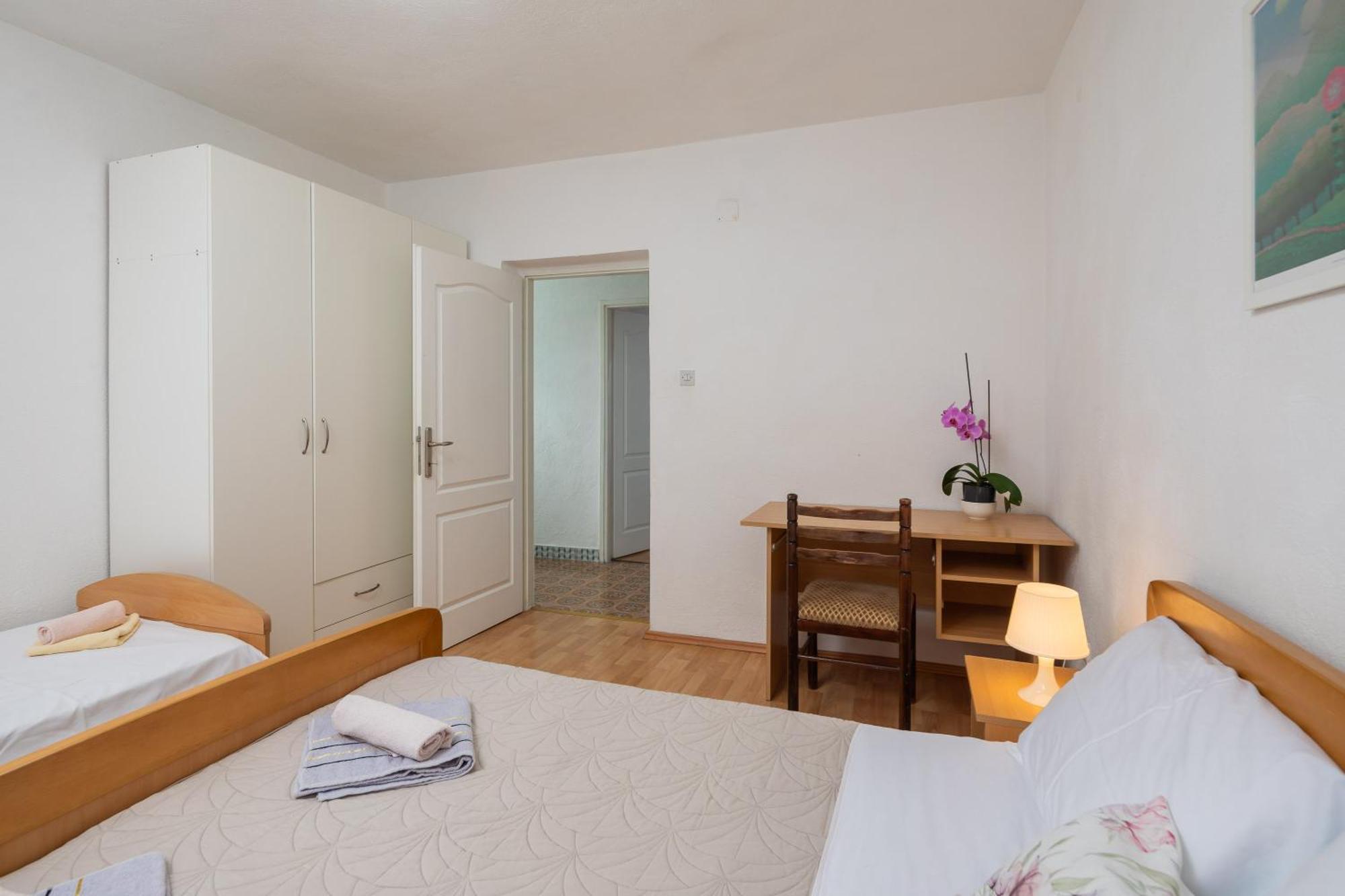 Apartments Roza Омиш Экстерьер фото