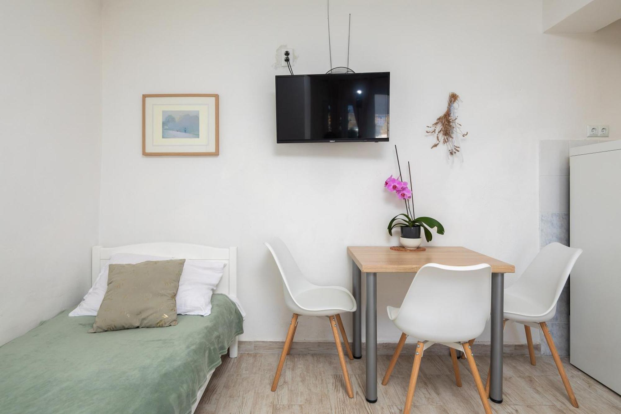 Apartments Roza Омиш Экстерьер фото