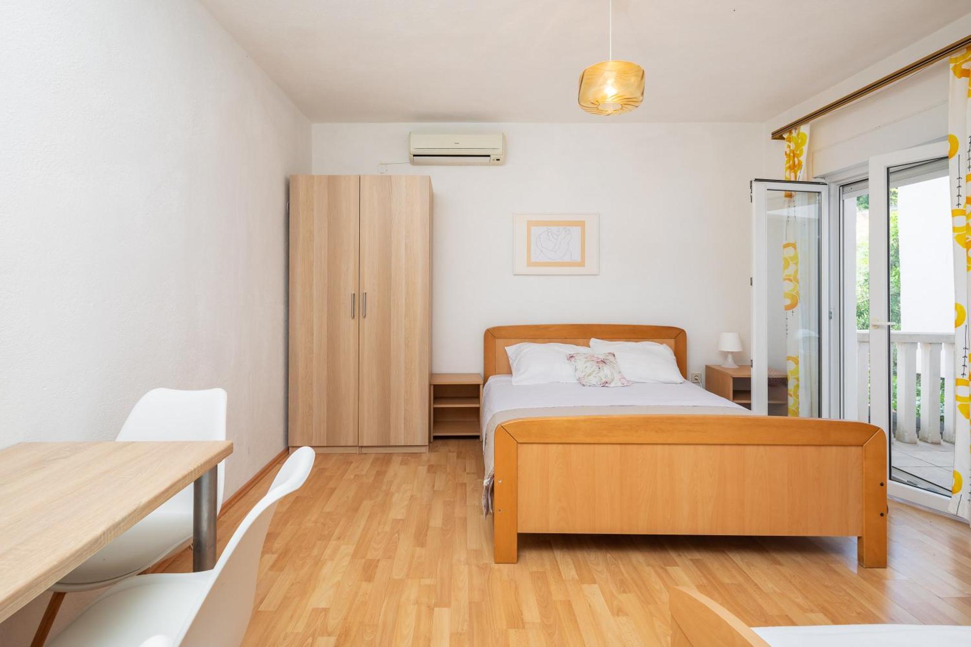 Apartments Roza Омиш Экстерьер фото
