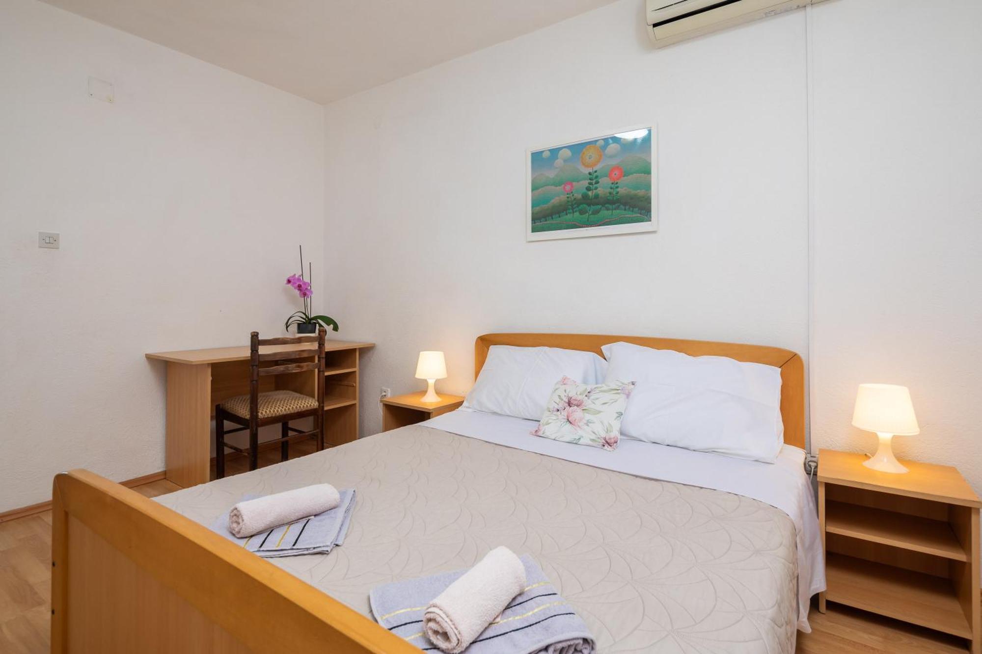 Apartments Roza Омиш Экстерьер фото