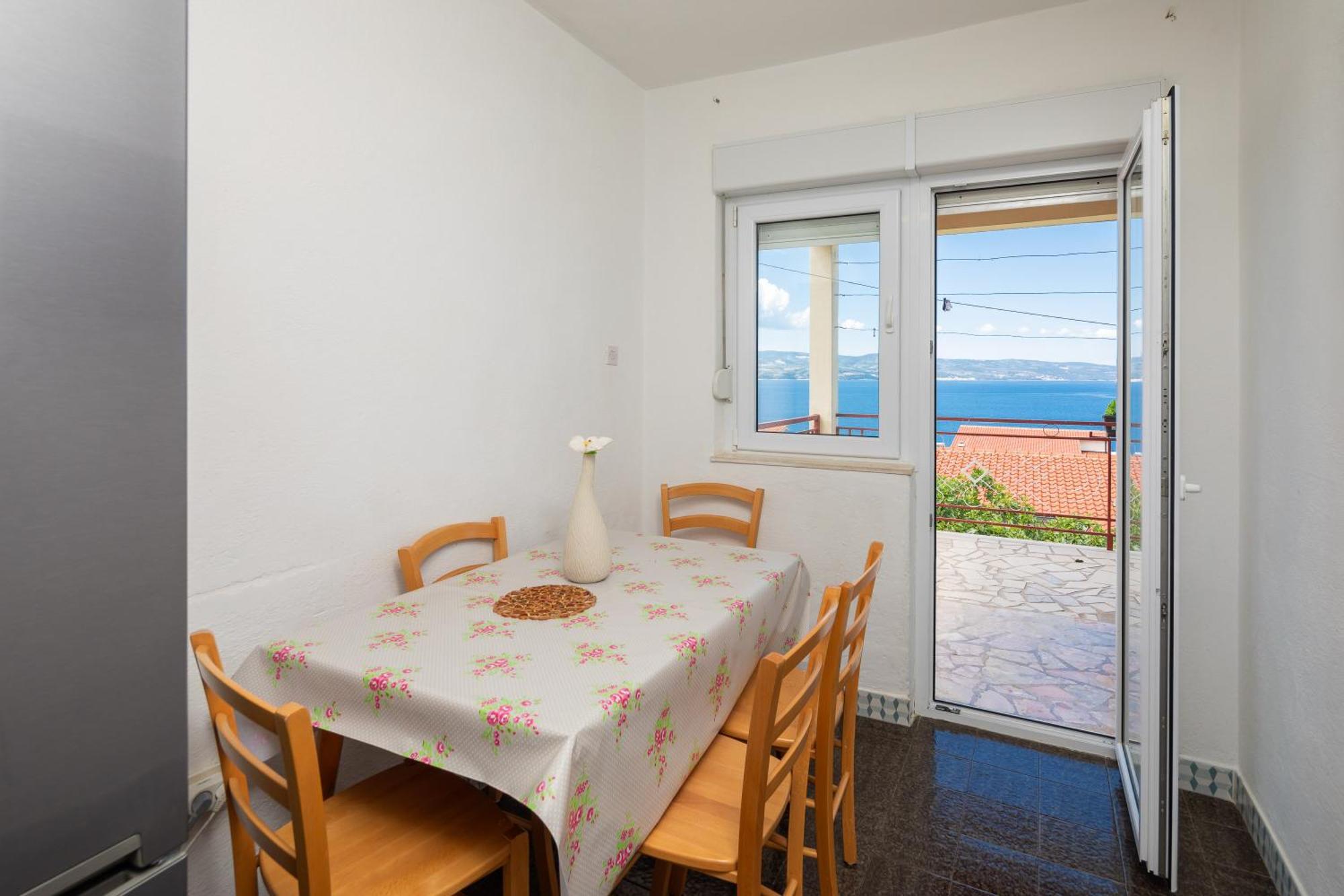 Apartments Roza Омиш Экстерьер фото