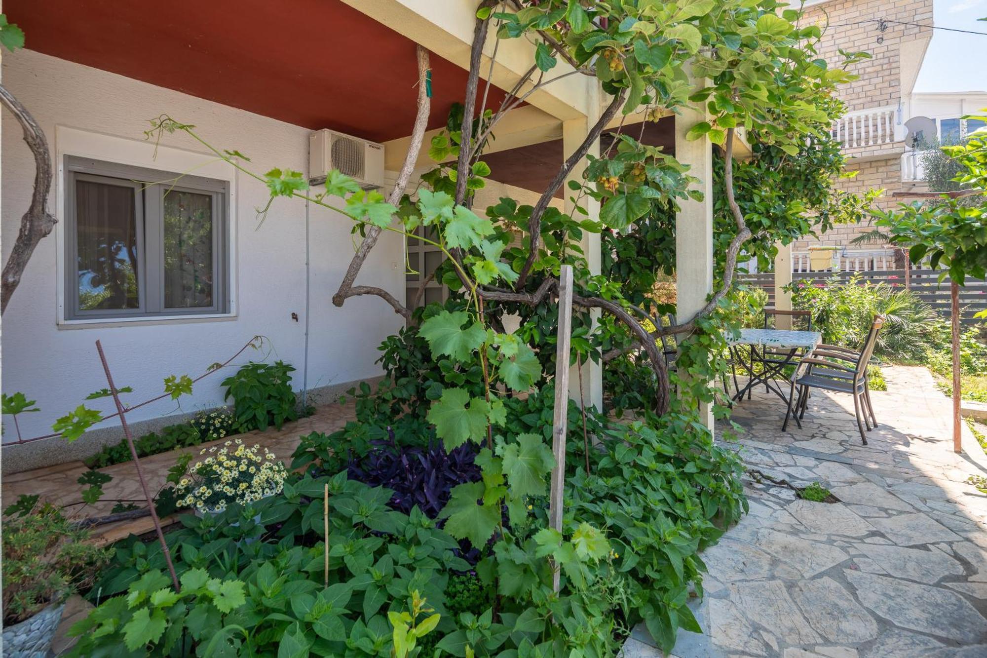 Apartments Roza Омиш Экстерьер фото